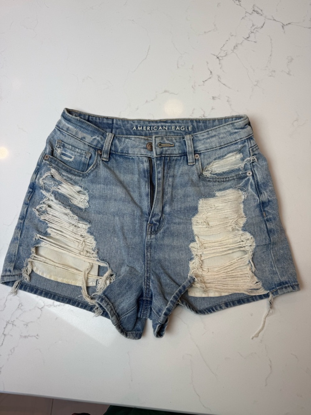 AEO Mom Short - Distressed Denim Shorts in Light Blue - sz 2